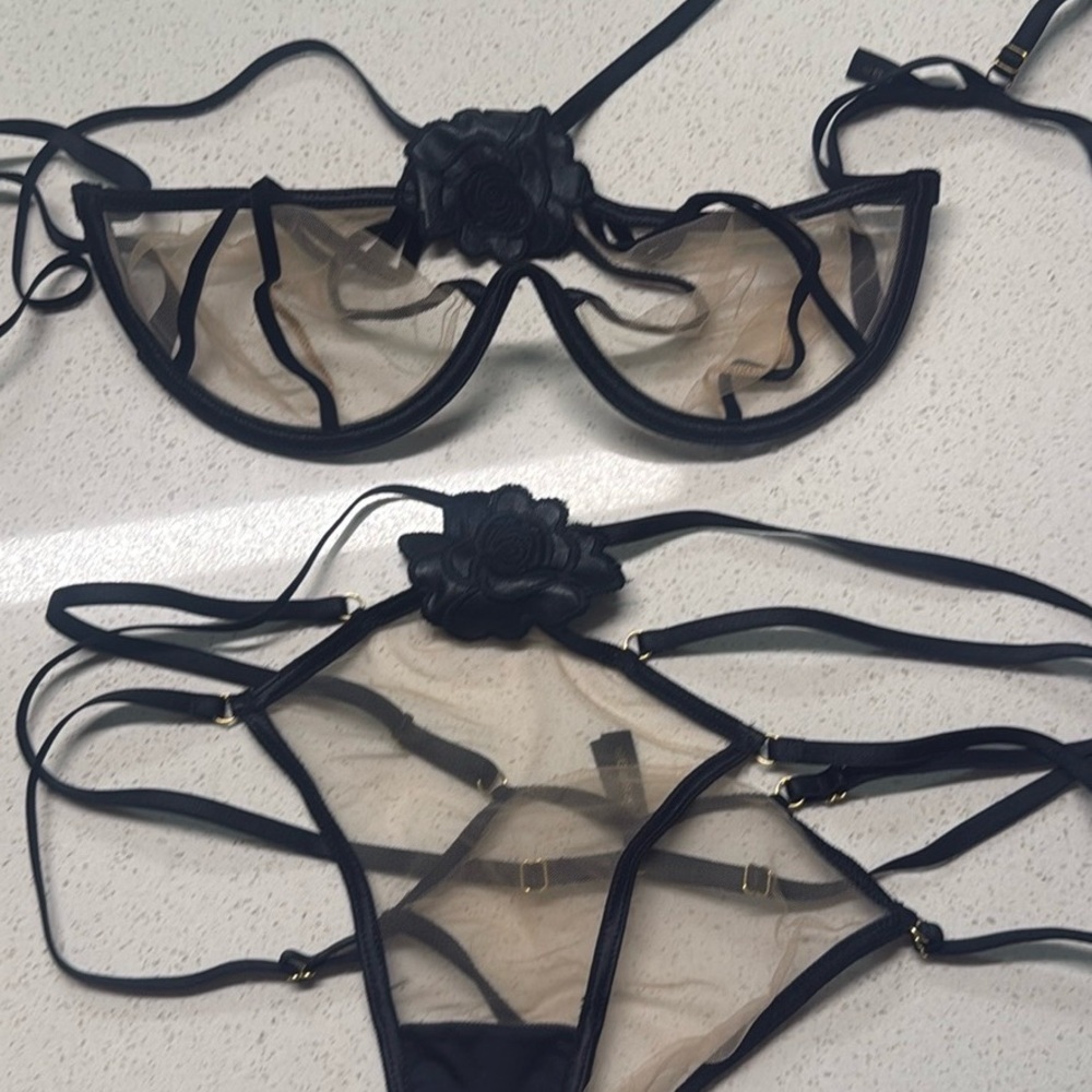 Lingerie Set - Picture 12 of 14